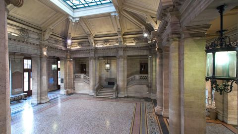 Atrium du campus Victoire © Hugues Bretheau